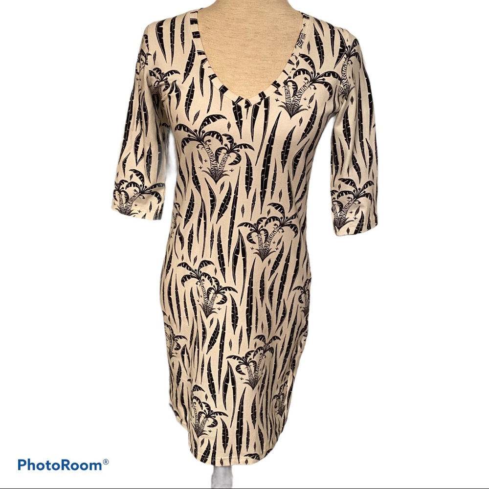 GOVANGO DRESS MINI SHEATH V-NECK WHITE BLACK PALM PRINT SIZE S